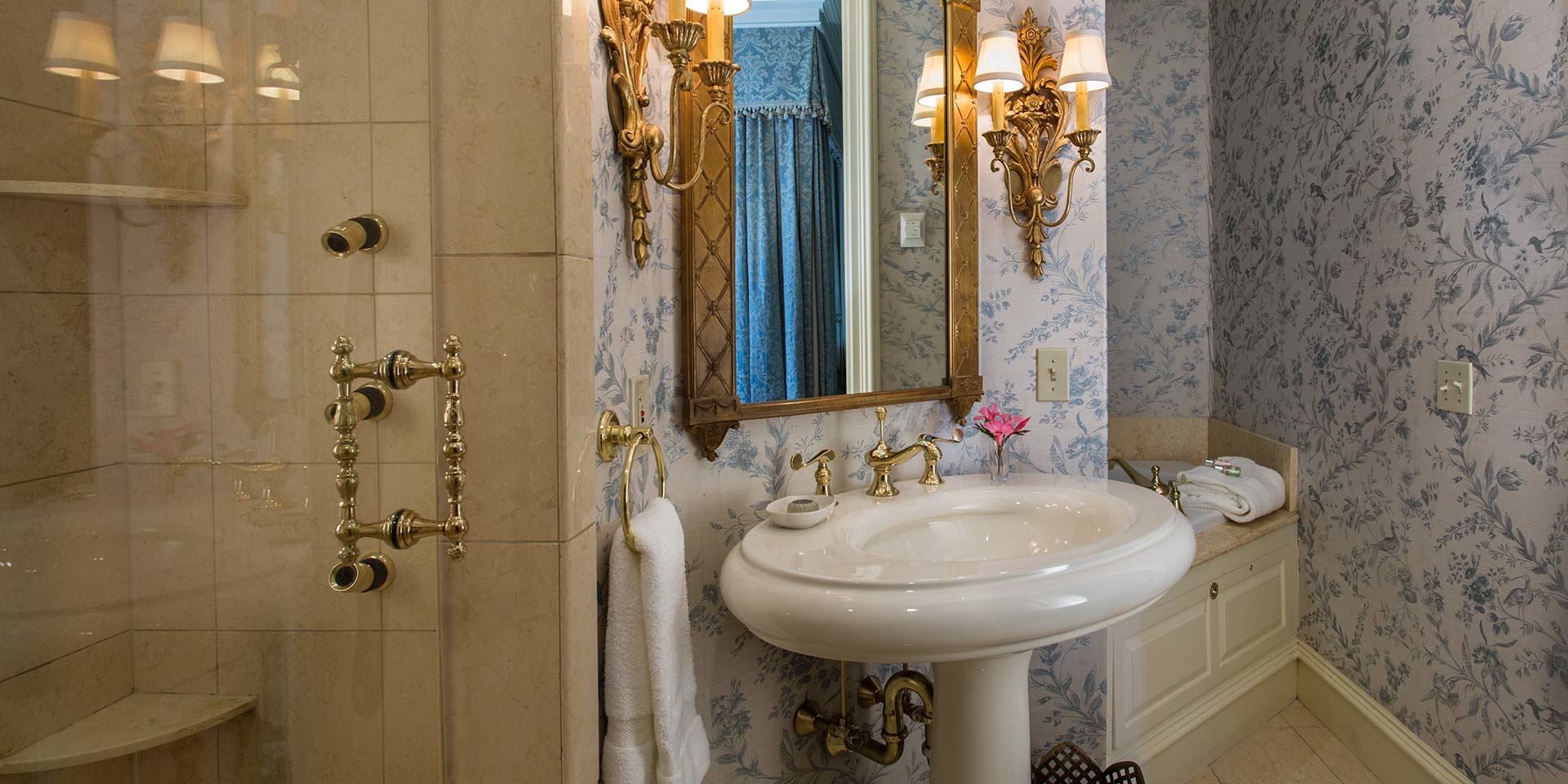 The bathroom of the Louis XVI Guest Room